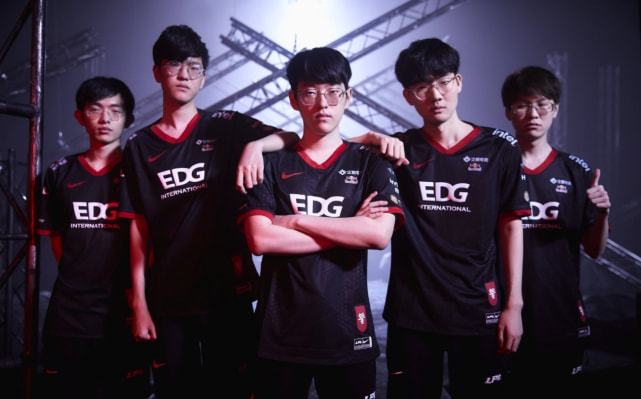 上而非